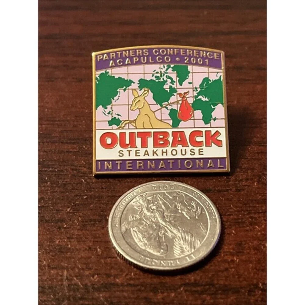 Outback Steakhouse Acapulco Annual Partners Conference‎ 2001 Kangaroo Lapel Pin